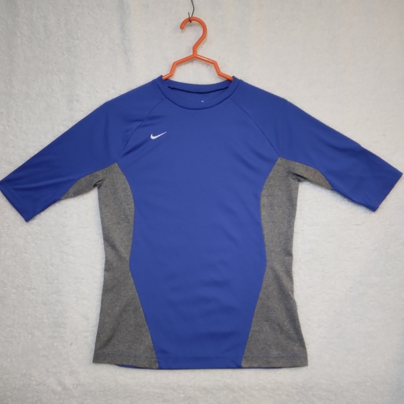 Nike Women's FitDry Tee- Medium - Picture 1 of 6